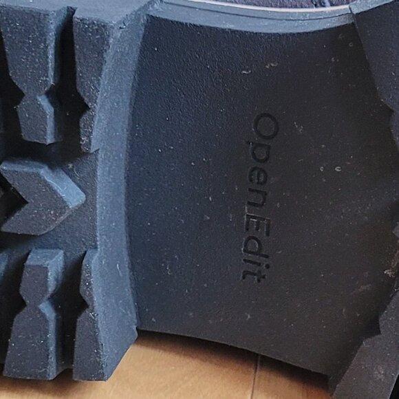 Chelsea Boots - Picture 11 of 11